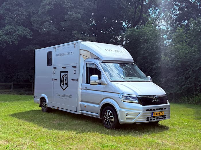Interieur van onze MAN paardenwagen